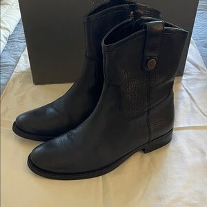 Vince Camuto Black Ankle Boots EUC